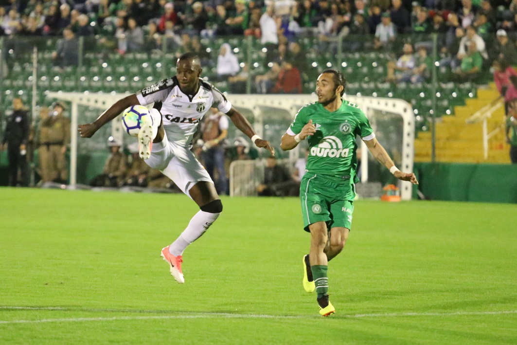 Brasileirão: Na Arena Condá, Ceará perde para a Chapecoense por 2 a 0