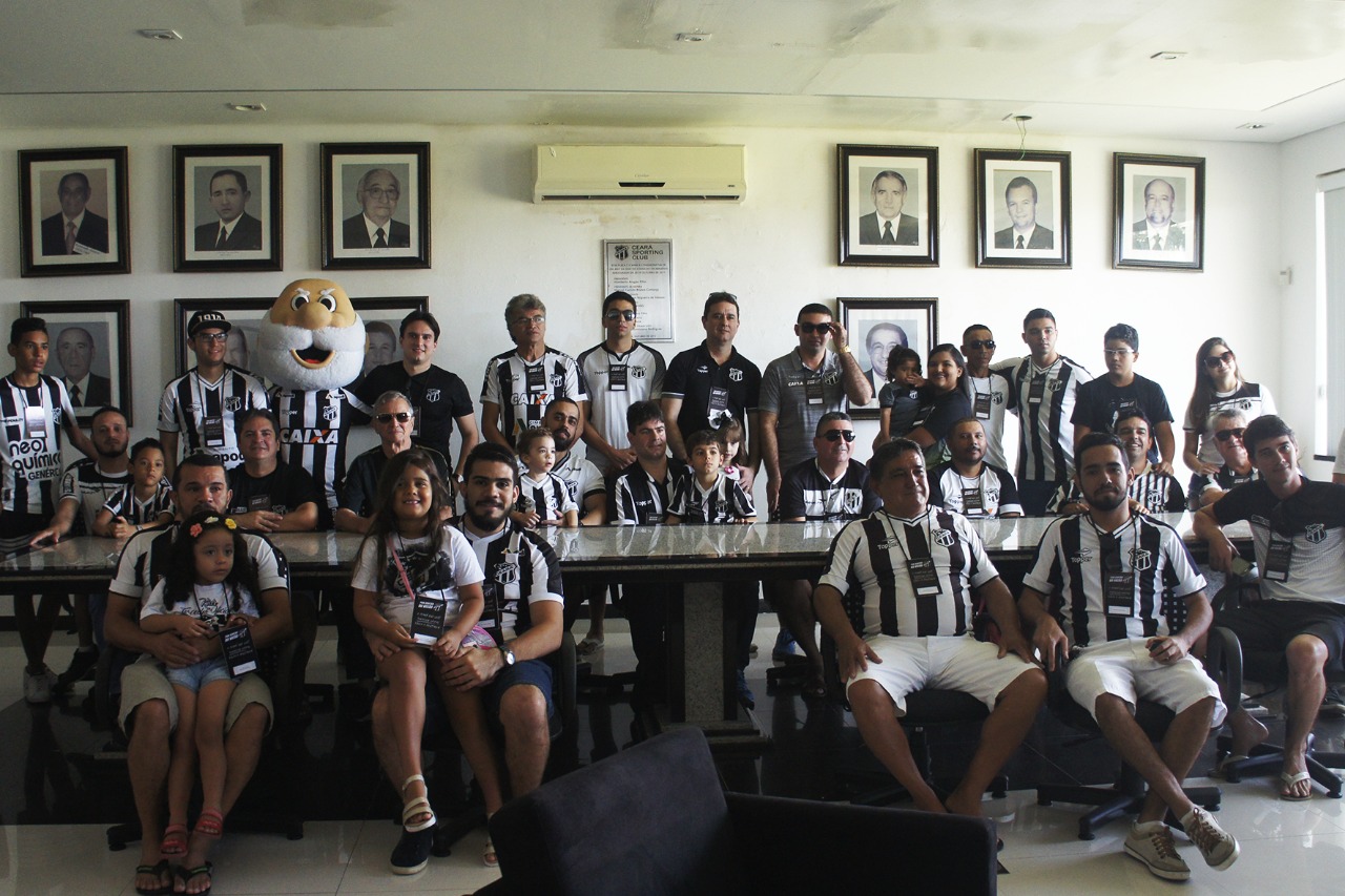 Por Dentro do Vozão: Pais são homenageados e conhecem instalações em Porangabuçu 