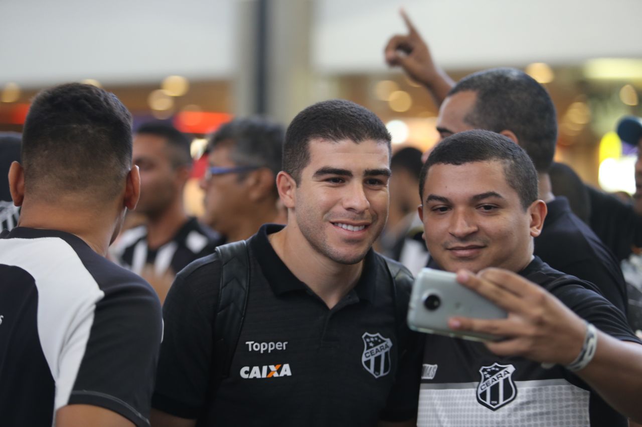 Após cinco dias de preparação, Vozão embarca rumo a Curitiba/PR