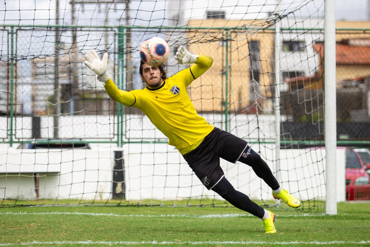 Richard fala sobre semana de preparação para Clássico-Rei