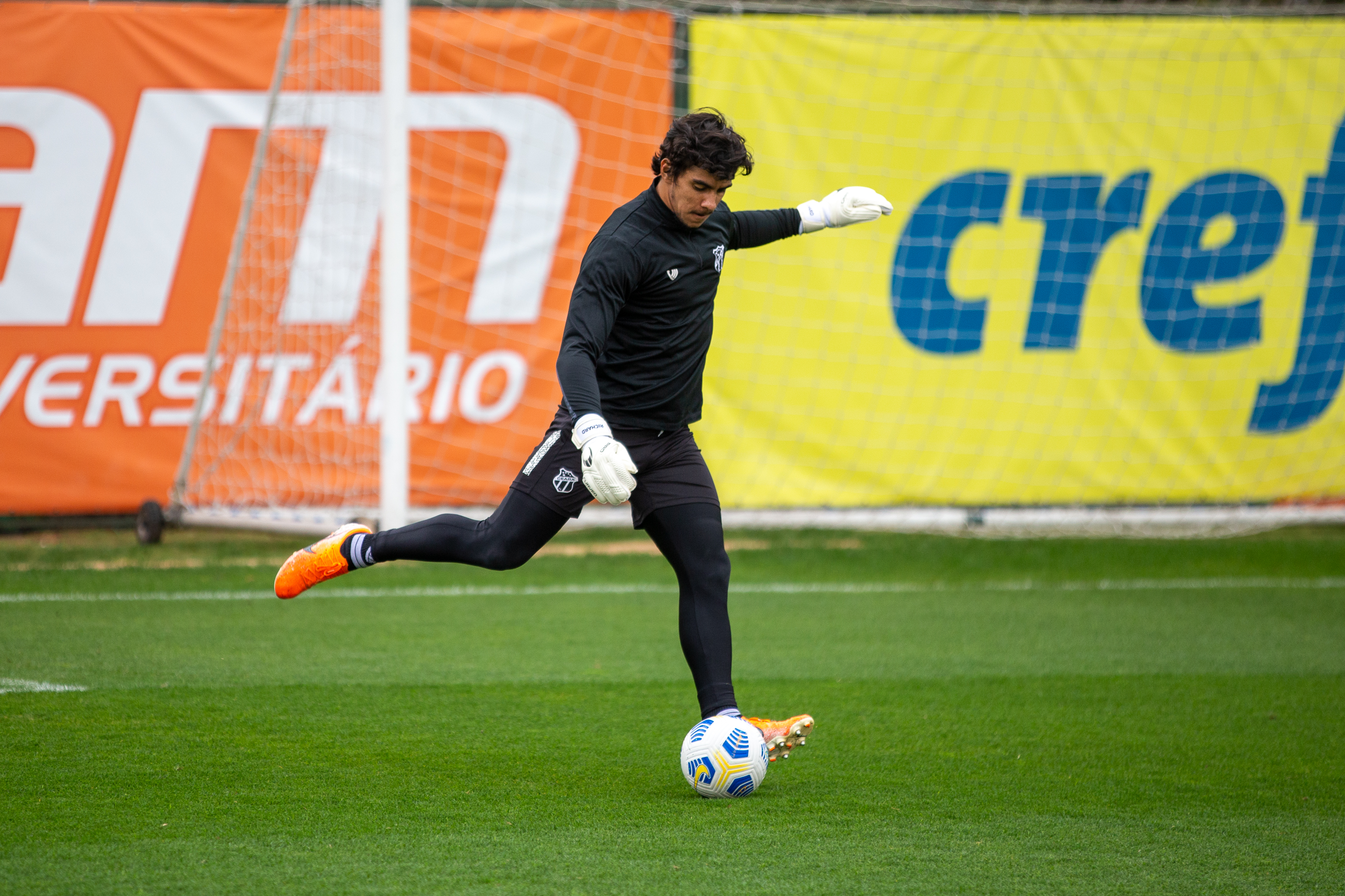 Ceará treina pela manhã e encerra preparação para enfrentar o Corinthians no Brasileirão