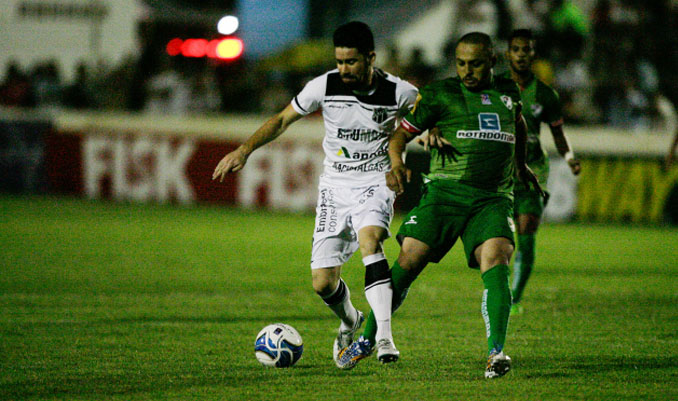 Em jogo de golaços, Vozão vence bem e assegura vantagem 