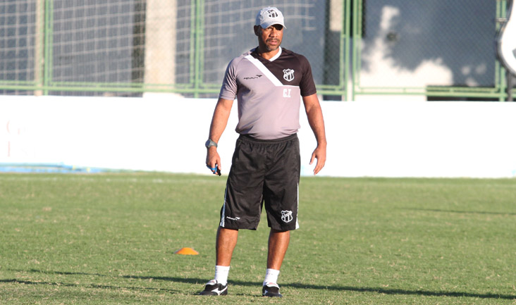Com desfalques por suspensão, Sérgio Soares se mantém confiante