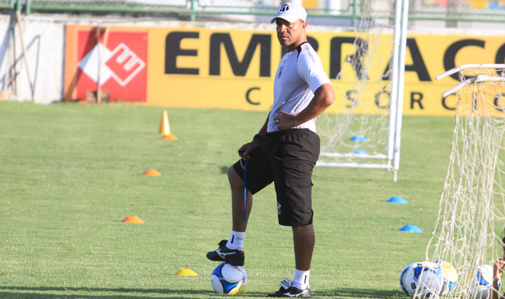 Sérgio Soares não lamenta desfalques e exalta força do elenco