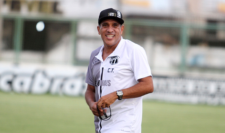 Silas pede atenção e quer um Ceará “Taticamente obediente”