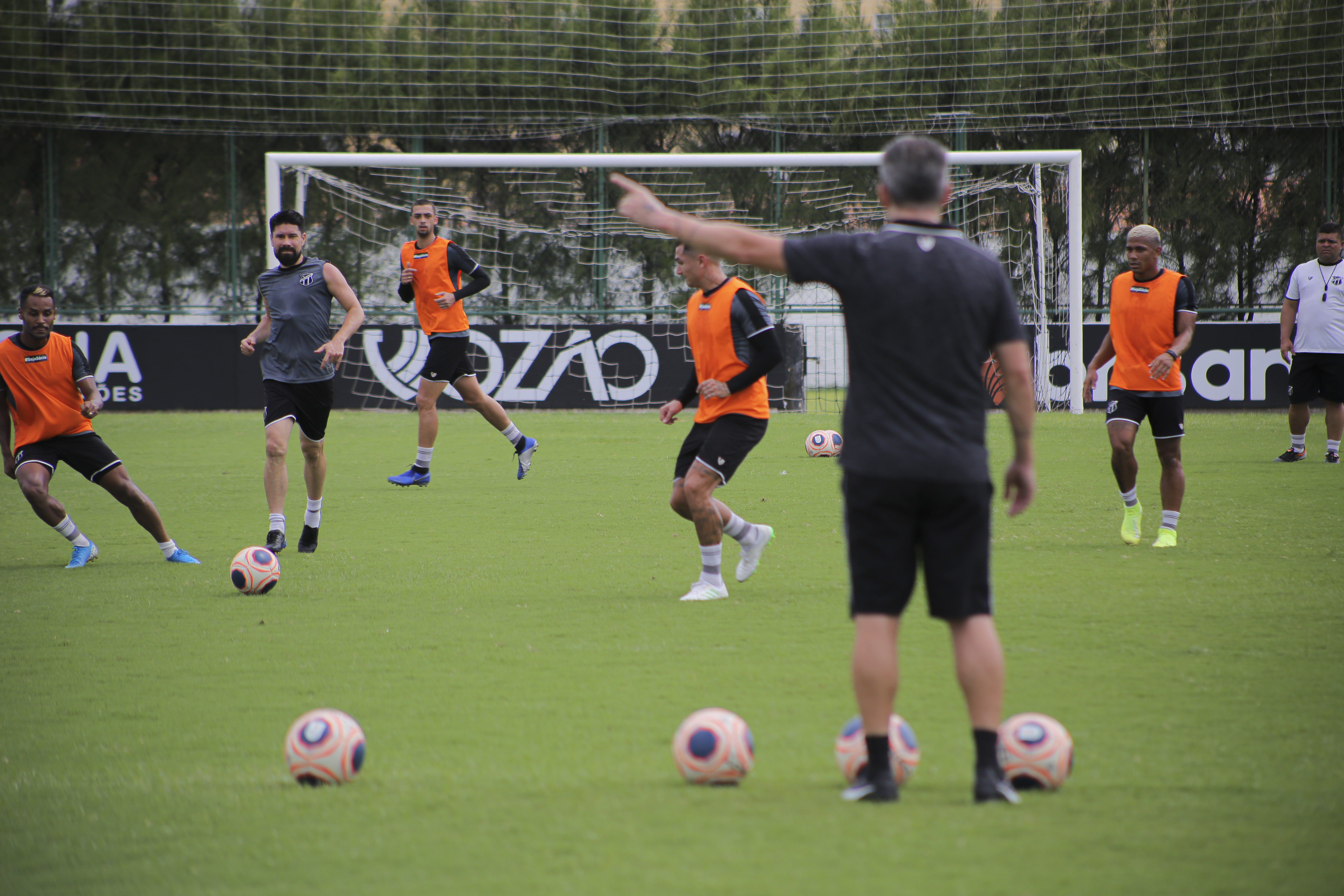 Elenco se reapresenta no CT de Porangabuçu e inicia preparação para duelo contra o Pacajus