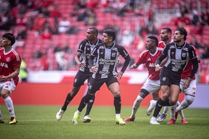 Camp. Brasileiro: Ceará é superado pelo Internacional no Beira-Rio