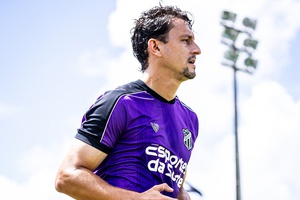 Sanchez fala de emoção em retornar ao Vozão: “Difícil de controlar a felicidade”