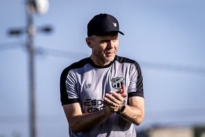 Mozart comanda segunda atividade para duelo com Iguatu e, com treino tático, fecha a preparação alvinegra