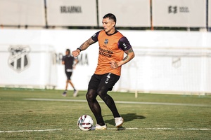 Ceará finaliza preparação para enfrentar o CRB com treino tático em Porangabuçu