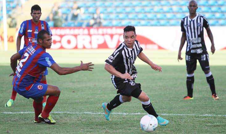 No PV, Ceará joga bem e goleia o Tiradentes por 4 x 0