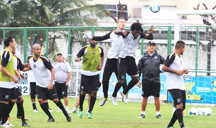 Depois de encerrar os preparativos, grupo alvinegro viajou para Recife/PE