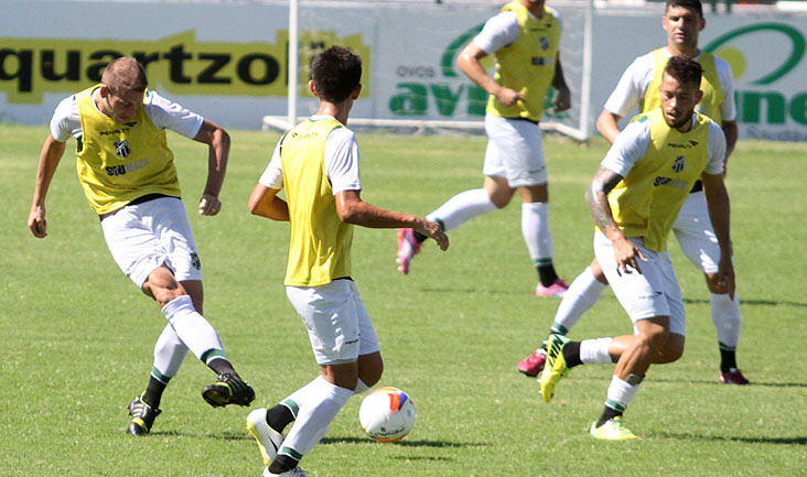 Silas finalizou preparação para compromisso diante do Náutico