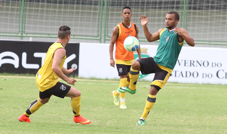 Grupo alvinegro participou de treino tático nesta manhã
