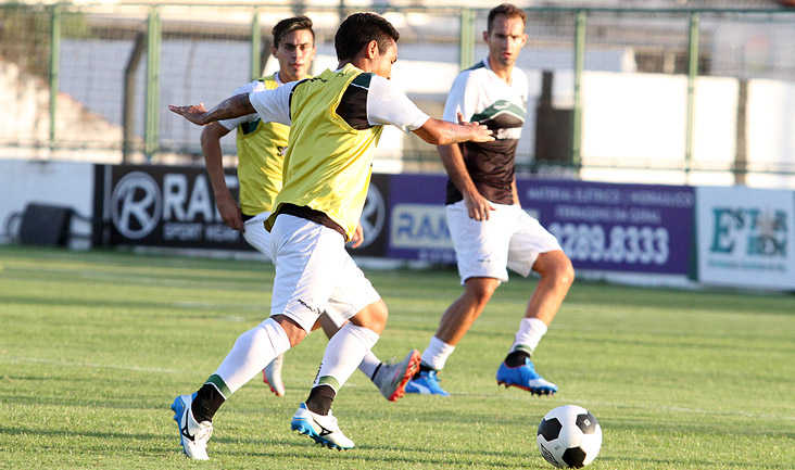 Antes da viagem, elenco alvinegro trabalhou muito nesta tarde