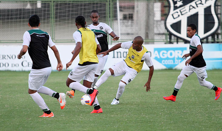 Elenco alvinegro voltou aos trabalhos e participou de treinos técnicos