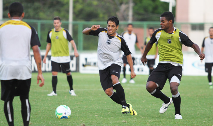 Elenco do Mais Querido encerrou a preparação para encarar o Oeste