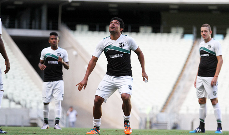 Grupo alvinegro participou de treino coletivo no Castelão