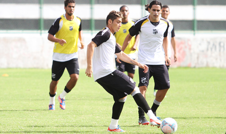 De olho no Bragantino, Sérgio Guedes comandou um treino tático