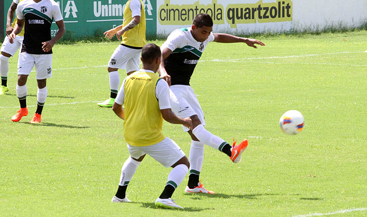 Com treinos técnicos e táticos, Silas finaliza preparação para a Final