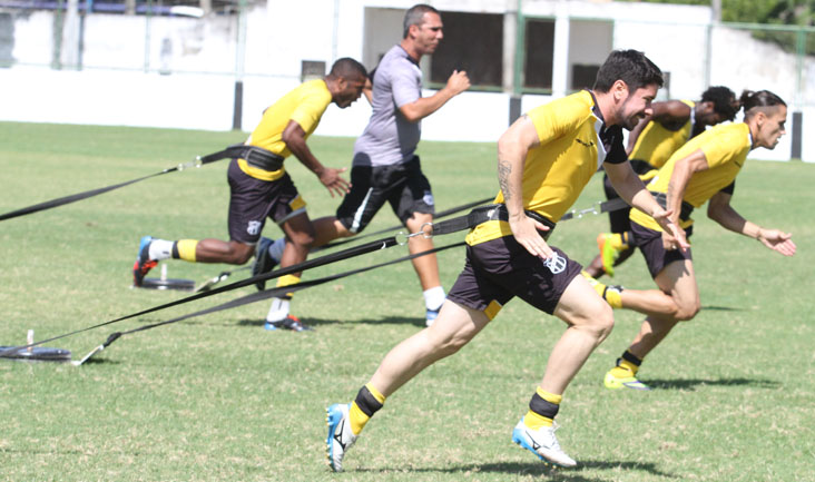 Manhã de treinamentos exigiu muito dos alvinegros