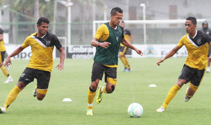 Mesmo com chuva, grupo voltou aos trabalhos nesta quinta-feira