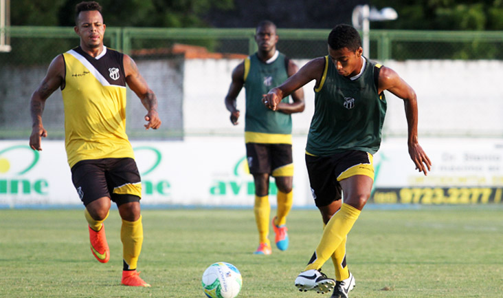 De olho no Boa Esporte, PC Gusmão comandou treino coletivo