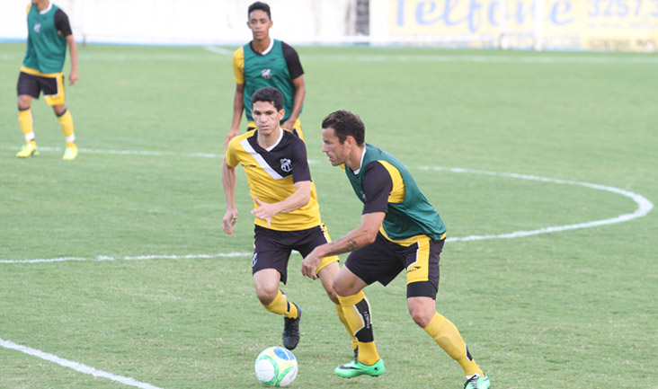 Alvinegros participaram de treino coletivo nesta tarde