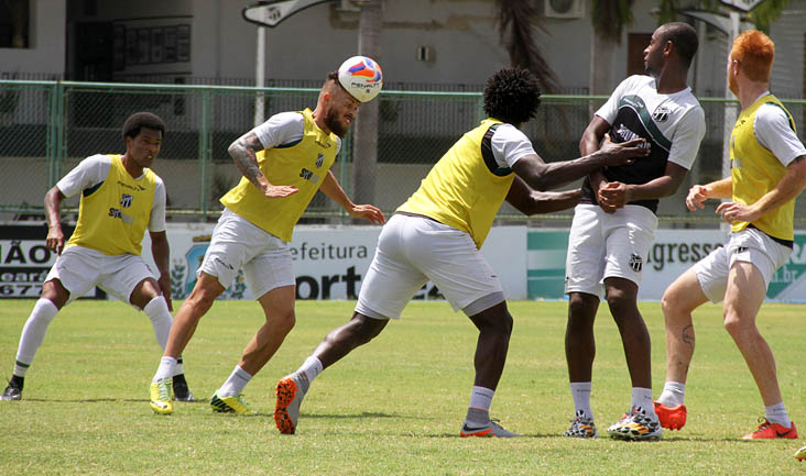 Antes de viajar, grupo do Vozão trabalhou nesta manhã