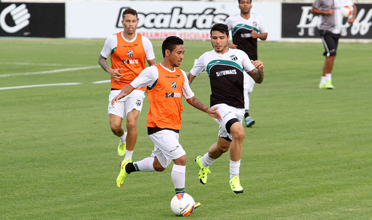 Elenco alvinegro realizou treino técnico-tático em Porangabuçu