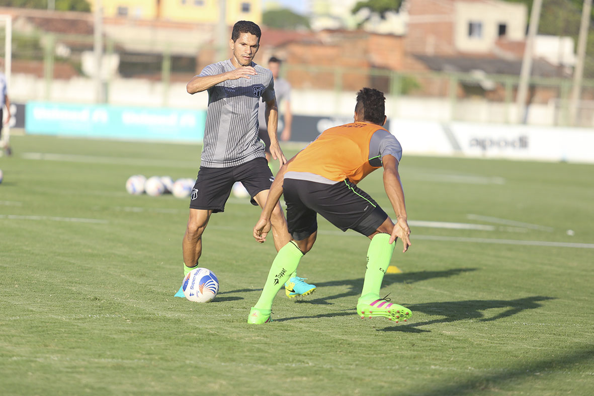 Ceará inicia preparação para enfrentar o Tiradentes