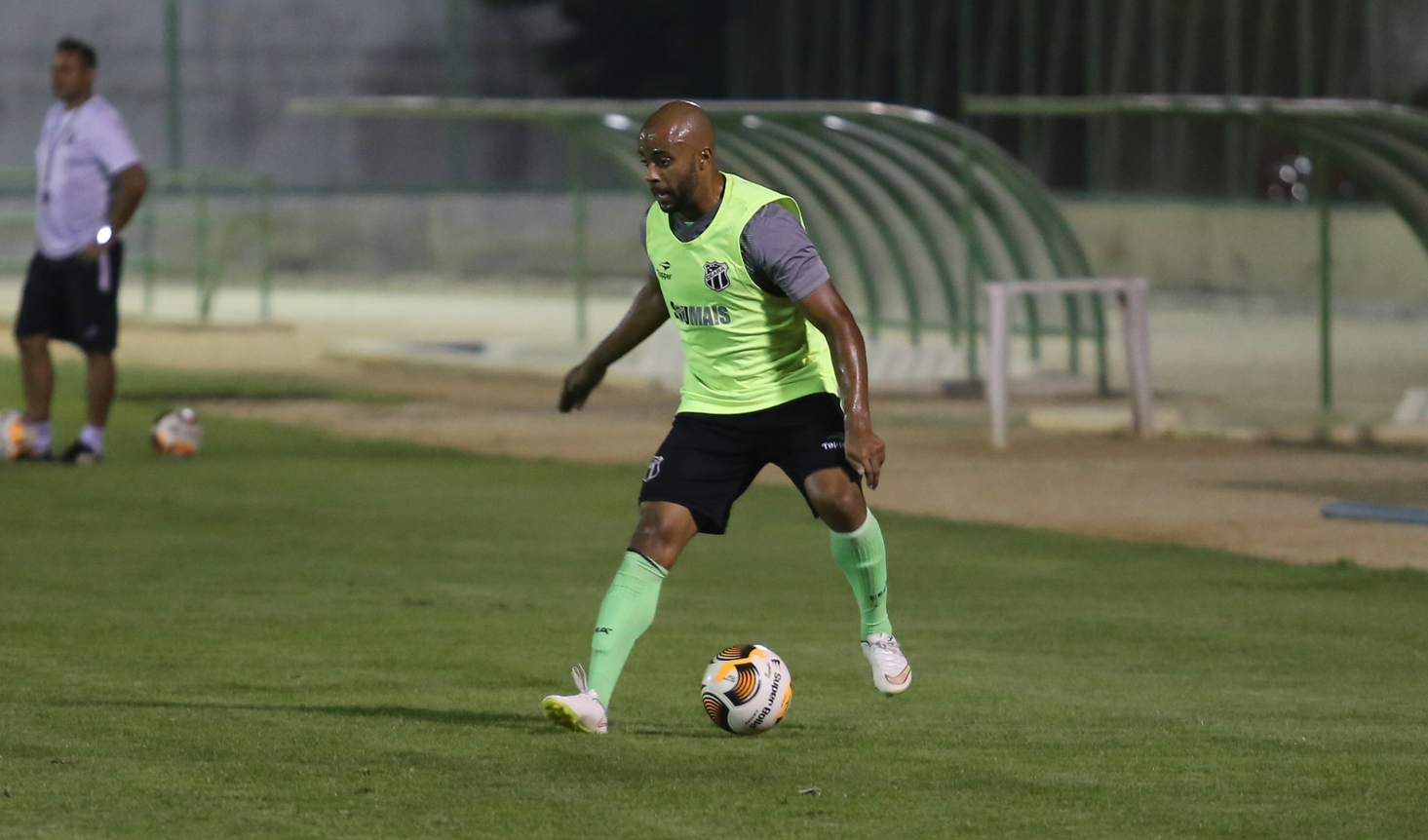 Grupo alvinegro participa de treino no Estádio Domingão