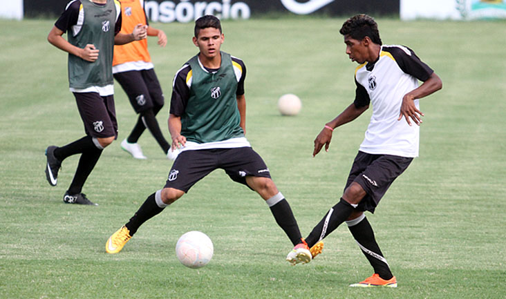 Focado no América/MG, Sub-17 do Ceará treinou em Porangabuçu
