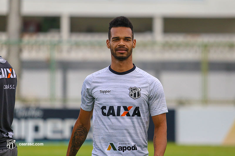 No Vovozão, Ceará encerra preparação com treino tático e jogadas ensaiadas