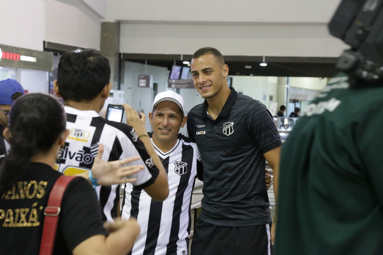 Elenco alvinegro segue viagem para São Paulo, visando a estreia no Brasileirão