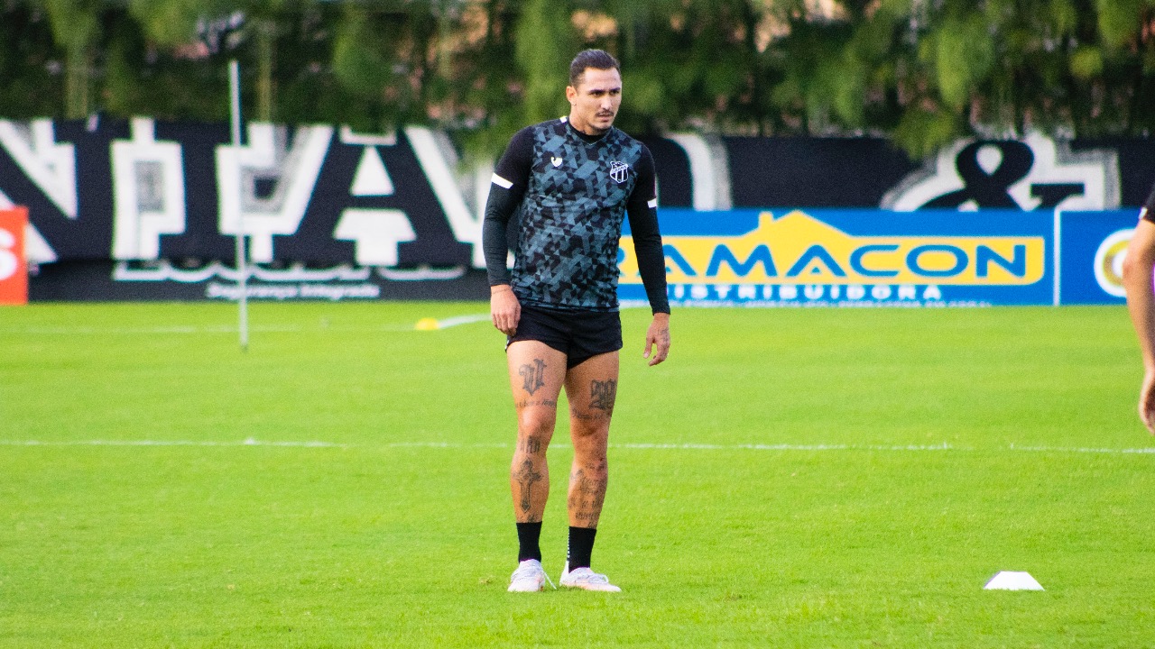 Sob chuva, Ceará encerra a preparação para Clássico-Rei do Estadual