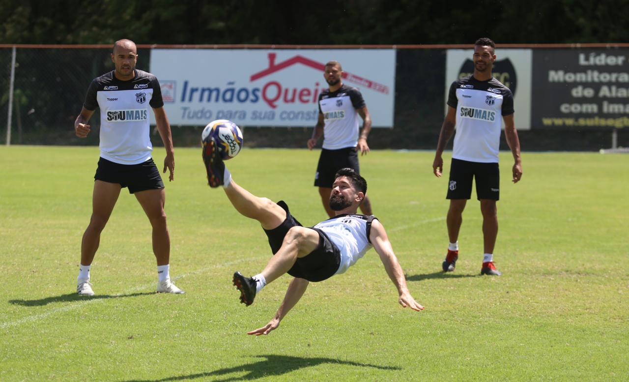 Com pouco tempo de preparação, Vovô encerra os trabalhos visando duelo diante do Vitória