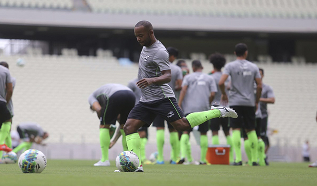Sérgio Soares comandou treinamento na Arena Castelão
