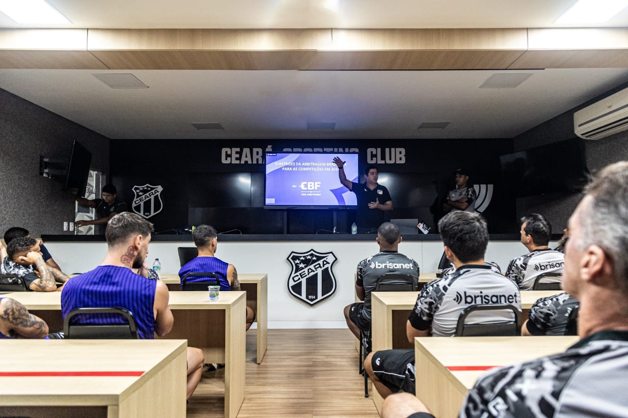 Antes do início da Série B, Ceará recebe palestra de arbitragem sobre as novas regras