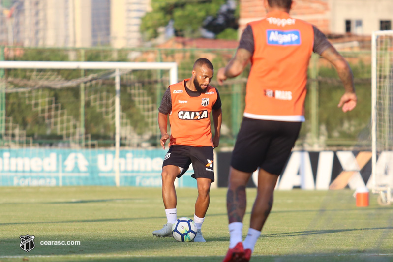 Xavier valoriza padrão tático da equipe, mas cobra efetividade no último passe